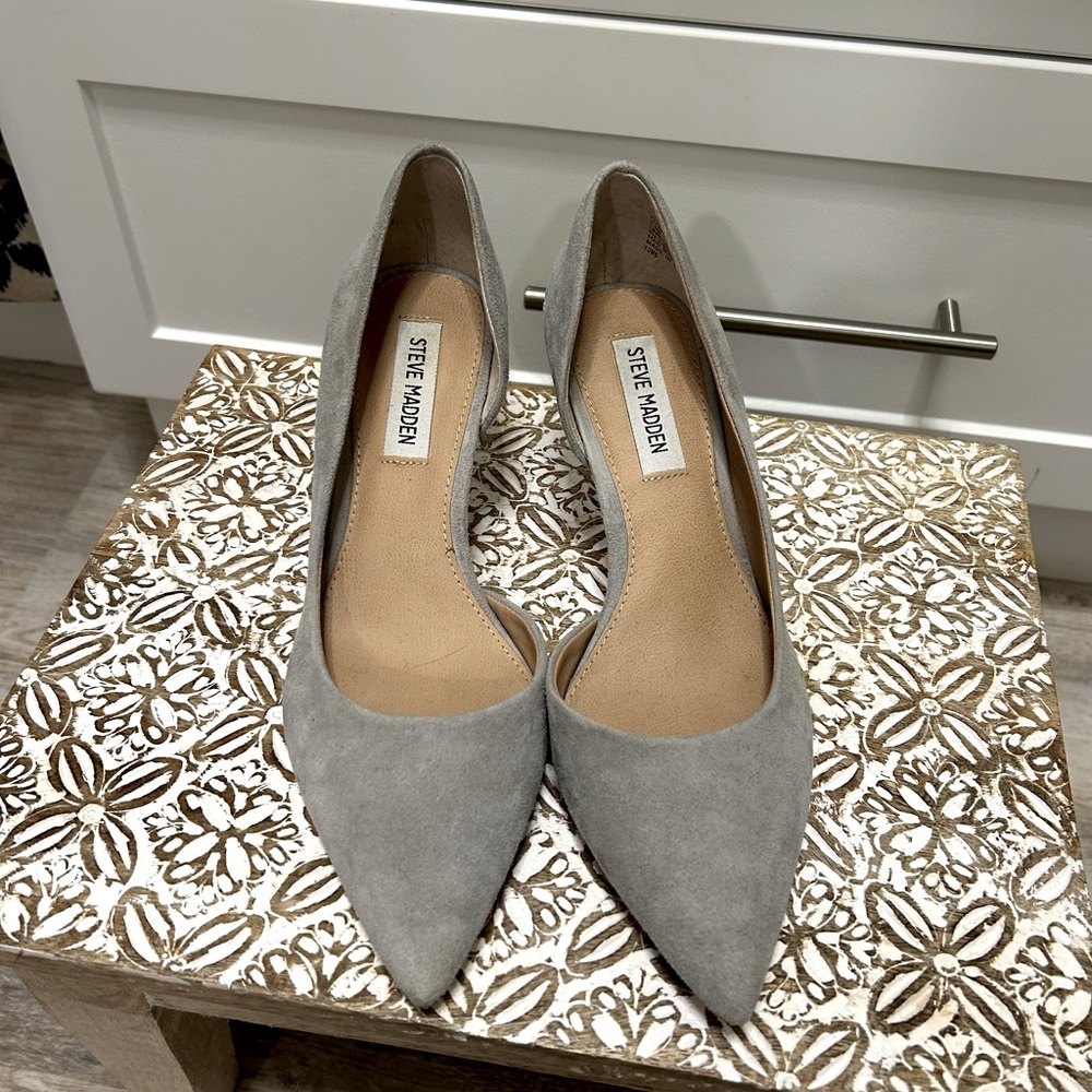Steve Madden Flory Heels d'orsay Suede kitten heel pumps Grey